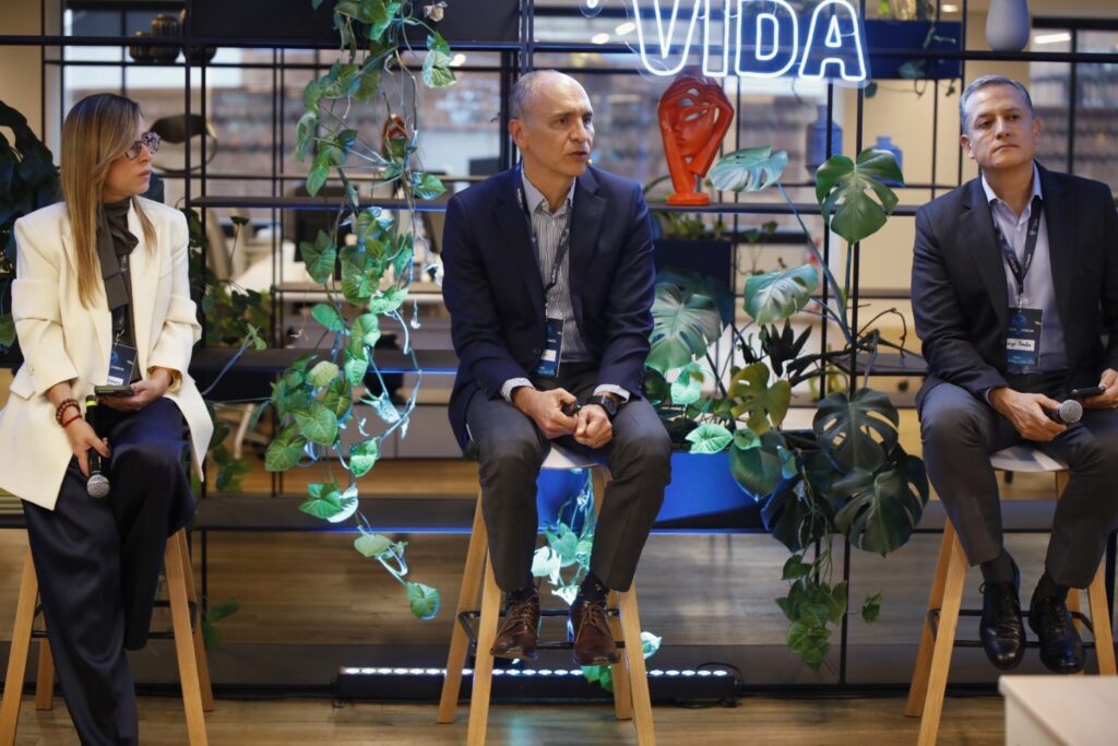 Equipo de Colgas en la presentación del lanzamiento del primer reporte de innovación